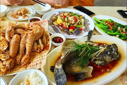 鲨渔港海鲜美食(广东路银滩店)