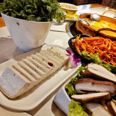 田村·酸汤鲜牦牛肉火锅(嘎玛贡桑店) User Photo