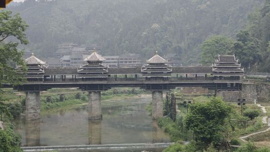 又叫程陽回龍橋，在三江縣程陽八寨里，建於民國元年（1912年