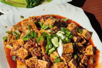 御食坊川菜馆·牦牛野菌砂锅汤