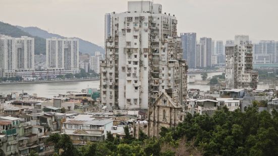 澳门历史城区&zwnj;，位于澳门半岛，以澳门旧城为中心，通