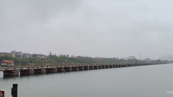 安平橋是是世界上中古時代最長的梁式石橋，連接晉江和南安，也是