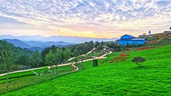 Qifeng Gorge Tourist Area