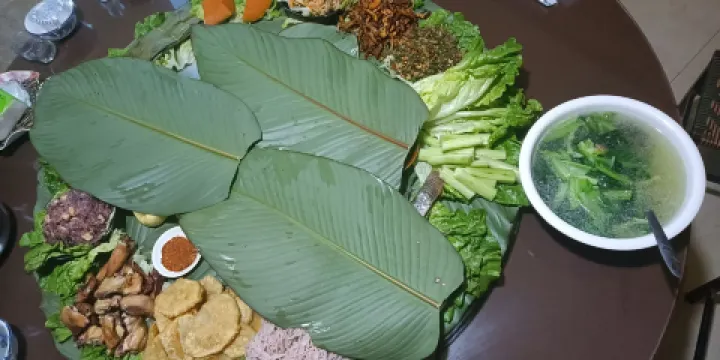 傣景園景頗族綠葉手抓飯