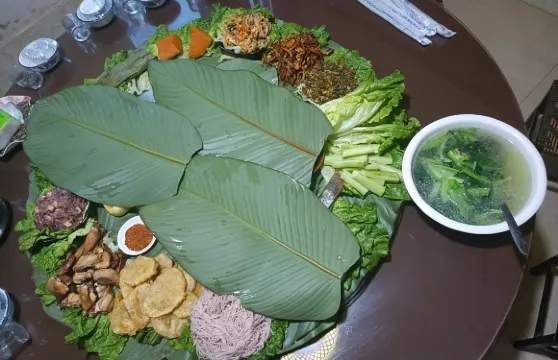 傣景園景頗族綠葉手抓飯