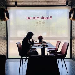 MURBEN牧尔本牛排馆(老洋房江苏路店) User Photo