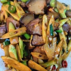 YE HUA XIANG TE SE CAI User Photo