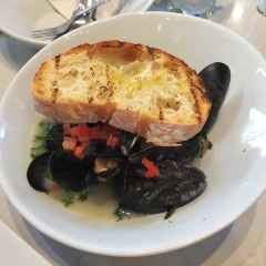 Santa Monica Seafood Market & Café User Photo