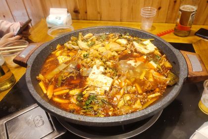 旺点石泉石锅鱼坊