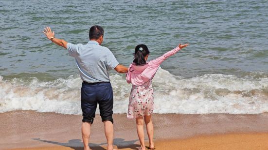 景區免門票，可以盡情踏浪玩沙游海泳，3號門進入有好多好多拍照