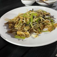 YAN XI TANG User Photo