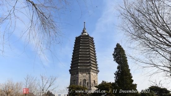 錦州古塔歷史文化公園簡稱古塔公園，位於錦州市古塔區西南隅，是