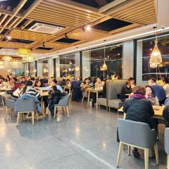 YU YAN LOU User Photo