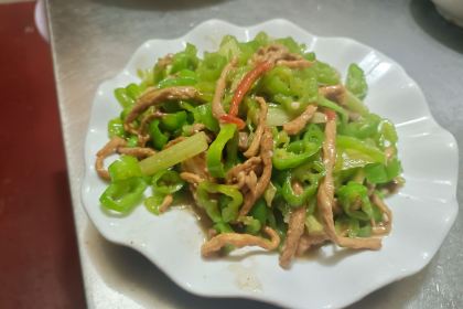 爱上锅巴饭