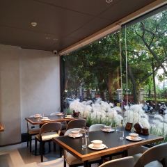 Wangyue Lake Shore · Banyan Lake Secret Restaurant 여행 사진