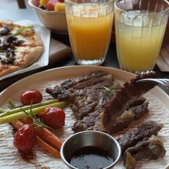 漓岸璞闲文旅酒店(阳朔西街漓江店)·上房野BISTRO·餐×酒×咖 User Photo