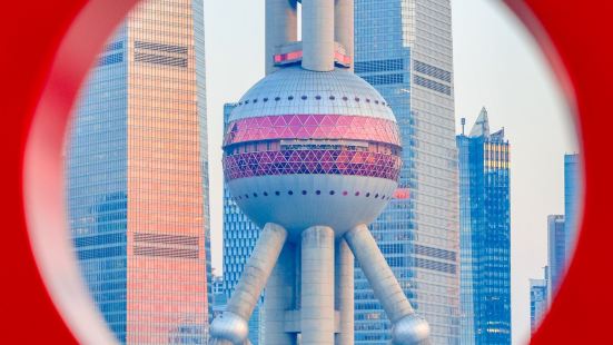 北外滩宛如一颗低调的明珠。它的小众使其独具韵味，避开了人潮的