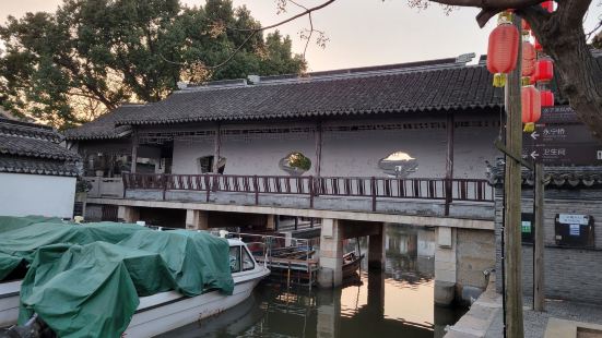 送子来凤桥是嘉善西塘古镇景区的一处重要景点，也是游客来西塘必