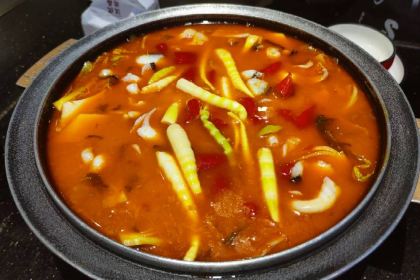 山城外·非遗酸菜鱼(东兴万达店)