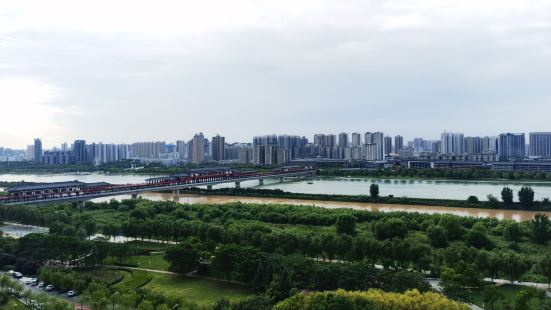 经过20多年的建设，现在咸阳湖风景区的大样已经出来了，绿化十