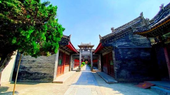三原城隍庙位于咸阳三原县城内东渠岸街中部，始建于明洪武八年（