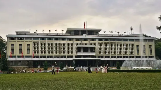 感觉就是一个政治象征的博物馆，对于越南历史不了解的也不会太多