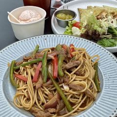 漓岸璞闲文旅酒店(阳朔西街漓江店)·上房野BISTRO·餐×酒×咖 User Photo