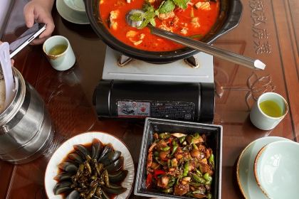 小尖椒私房菜(八里岗店)