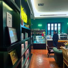 书里书外复合空间 User Photo