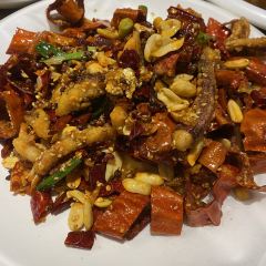MINGUOHAIXIANJIAOZILOU User Photo