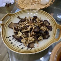 湘当新鲜·特色湘菜(韶山店) User Photo