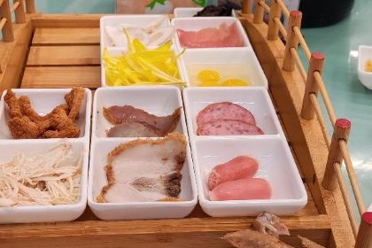 鑫桥源菊花米线(蒙自店)