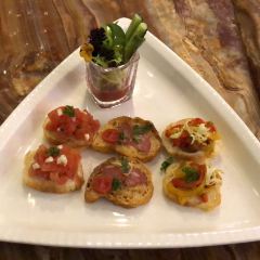 Zhongzhouhuangguanjiarijiudian·zonglvgezizhu Restaurant User Photo