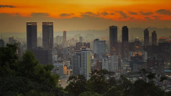 象山步道 - 象山海拔183公尺，步道全長1450公尺，全程