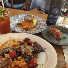 OMETHING DINING BAR User Photo