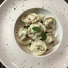 Zhongzhouhuangguanjiarijiudian·zonglvgezizhu Restaurant User Photo