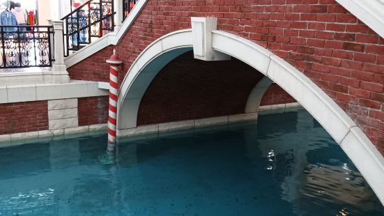 到了澳门了，怎么能不到威尼斯人来看一看呢？免费的发财车就可以