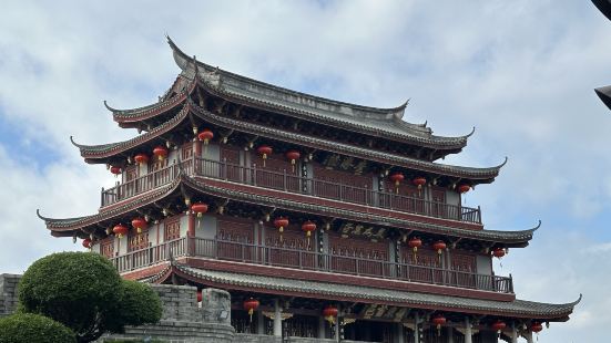 去潮州出差，顺便逛逛古迹，广济门城楼就是那座最主要的楼楼，正