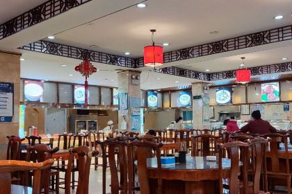 府东风味名吃城(府东街店)