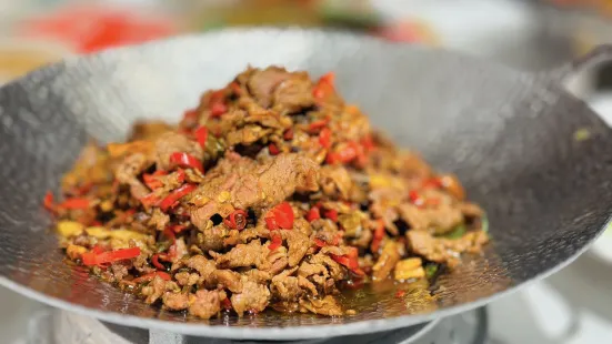 儉樸寨小公雞·大盤雞·新疆菜