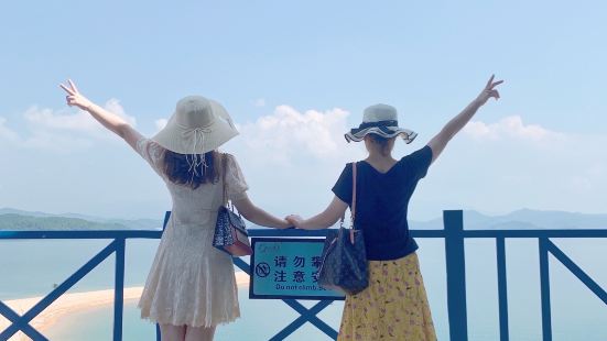 这一次去东江湖凤凰岛是和闺蜜一起去的，入住的是华美达酒店。感