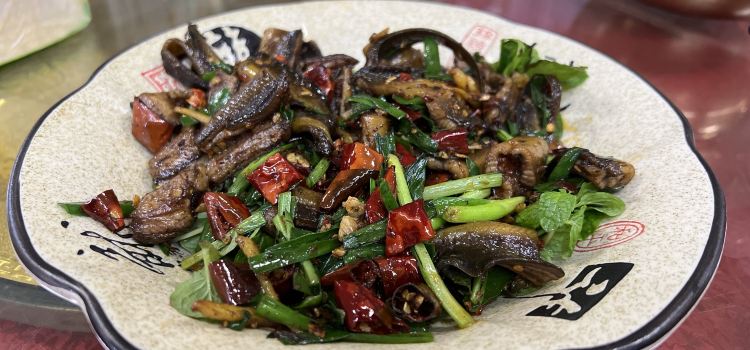 思玉更牛汤锅店