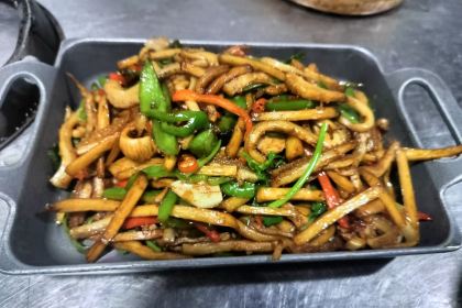 俭朴寨新疆菜小公鸡·大盘鸡·烧烤(乌鲁木齐东路店)