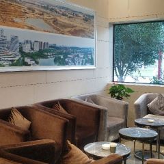 武汉二妃山庄湖畔花园酒店(光谷生物城科技会展中心店)·醉河鲜·非遗湖北菜 User Photo