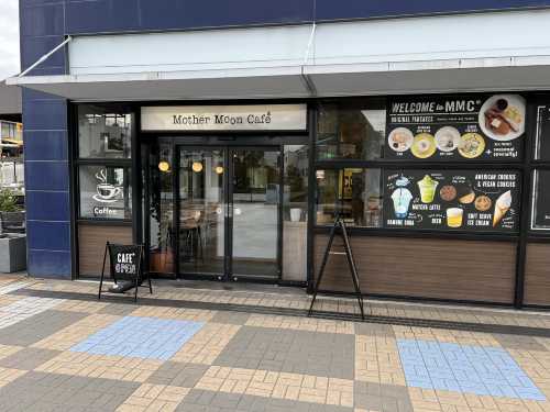 Mother Moon Cafe Tempozan