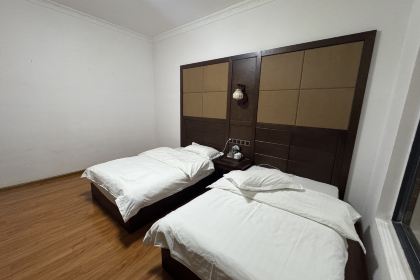 德钦布村迪吉康萨乡间民宿.餐厅