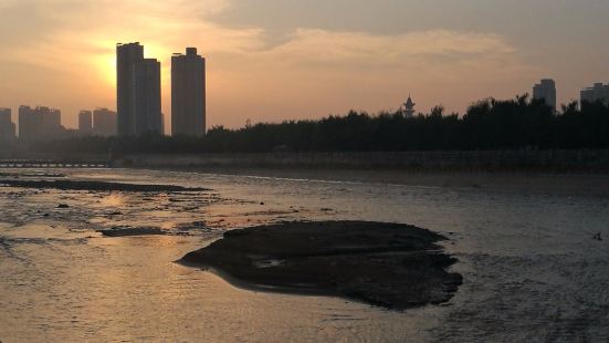 历史上，大夏河因上游暴雨成灾，洪水泛滥，几次给人民的生命财产