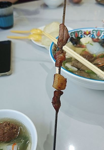 新世纪美食城(昭苏县美食街店)