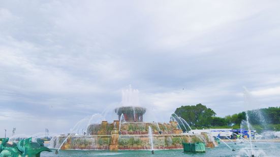白金漢噴泉(Buckingham Fountain)於192
