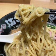 Ramen满吉·豚骨拉面·烧鸟(长宁来福士店) 여행 사진